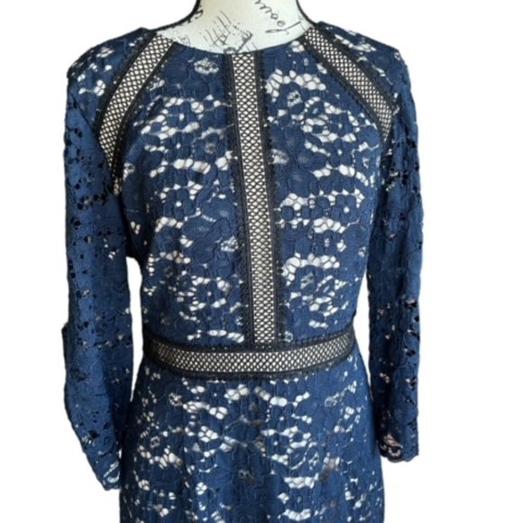 Vince Camuto - Picture 3 of 7